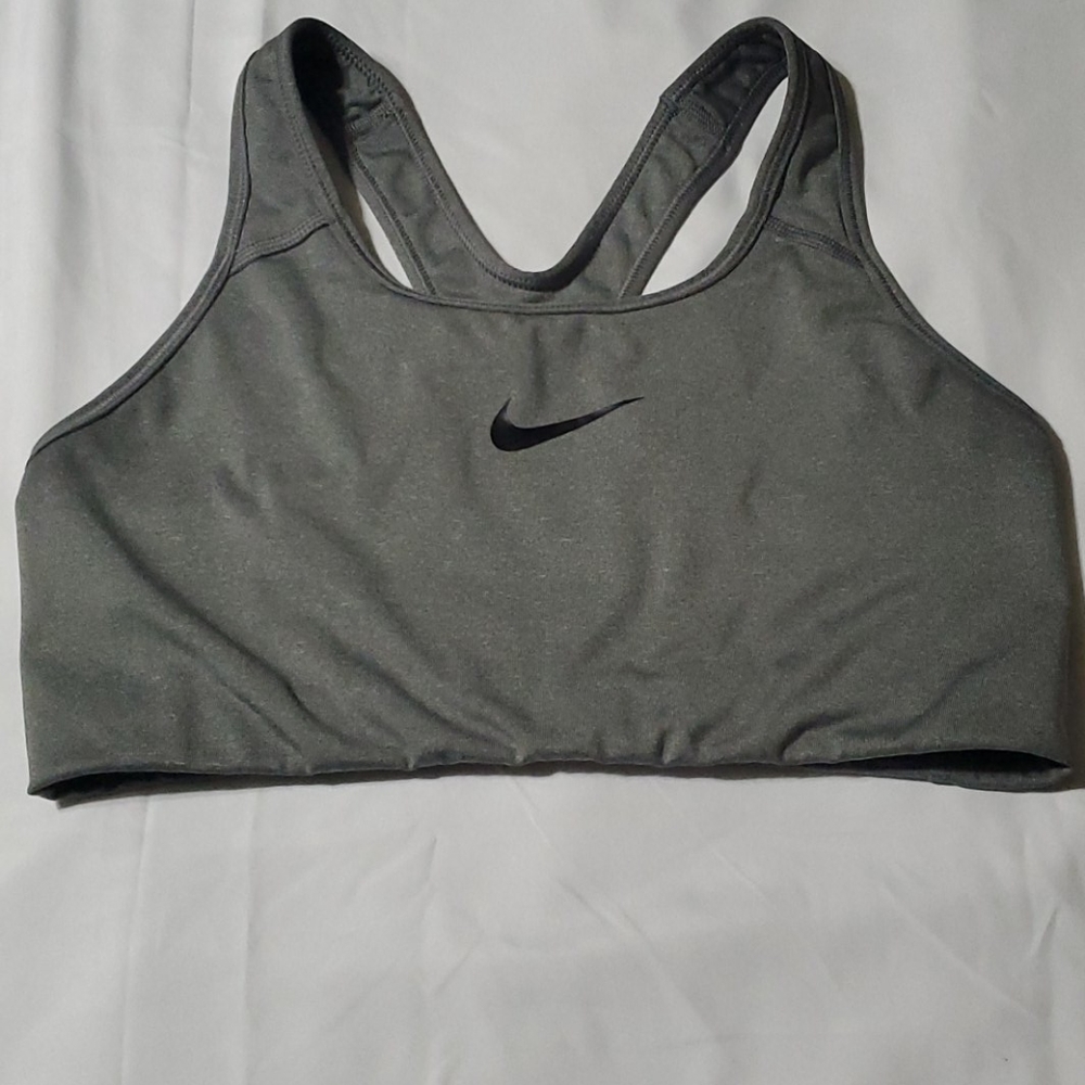 Nike sports bra size large